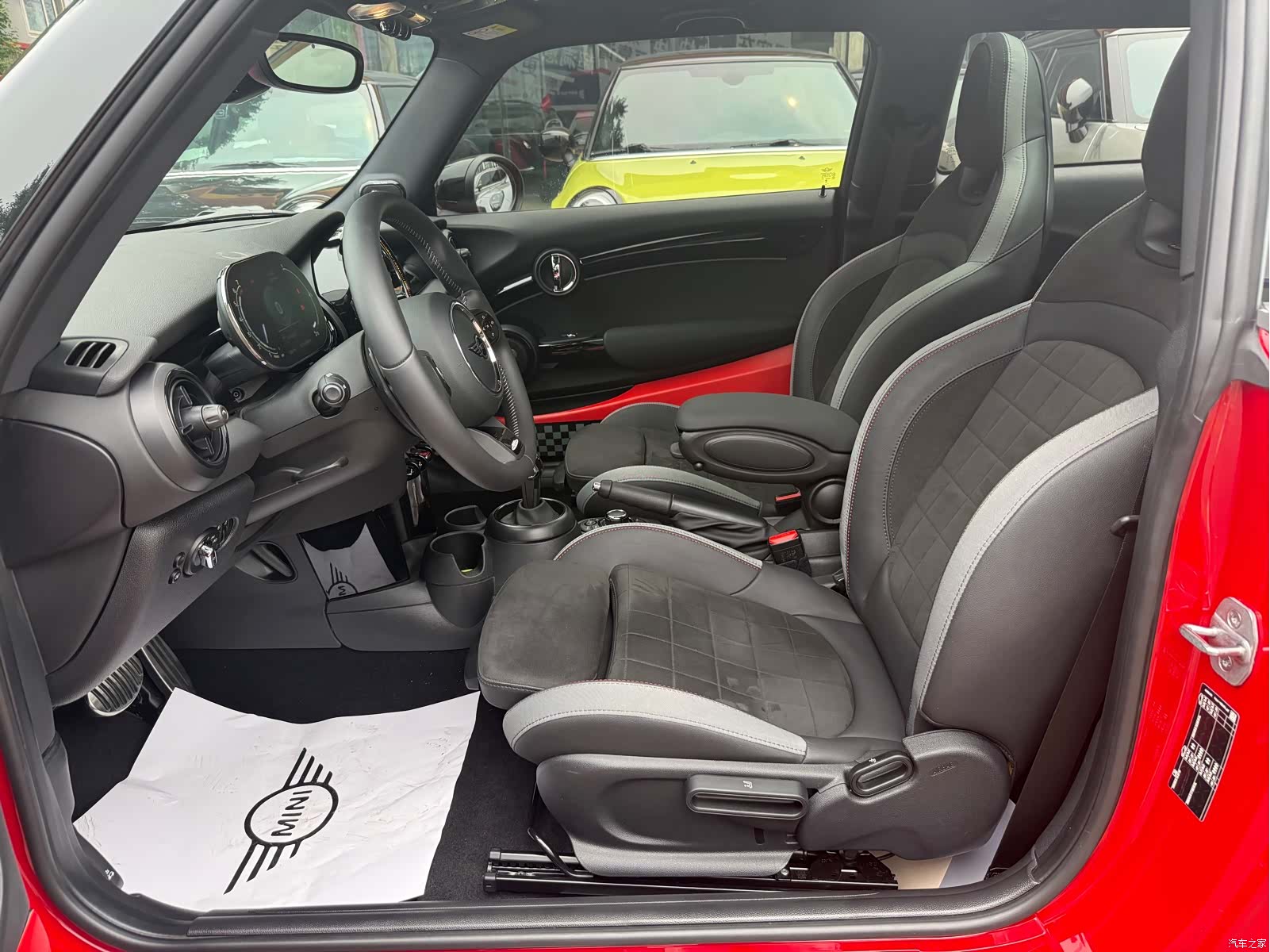 Mini Cooper, 2024 11