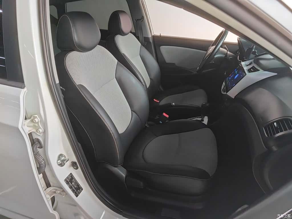 Hyundai GLX, 2015 25