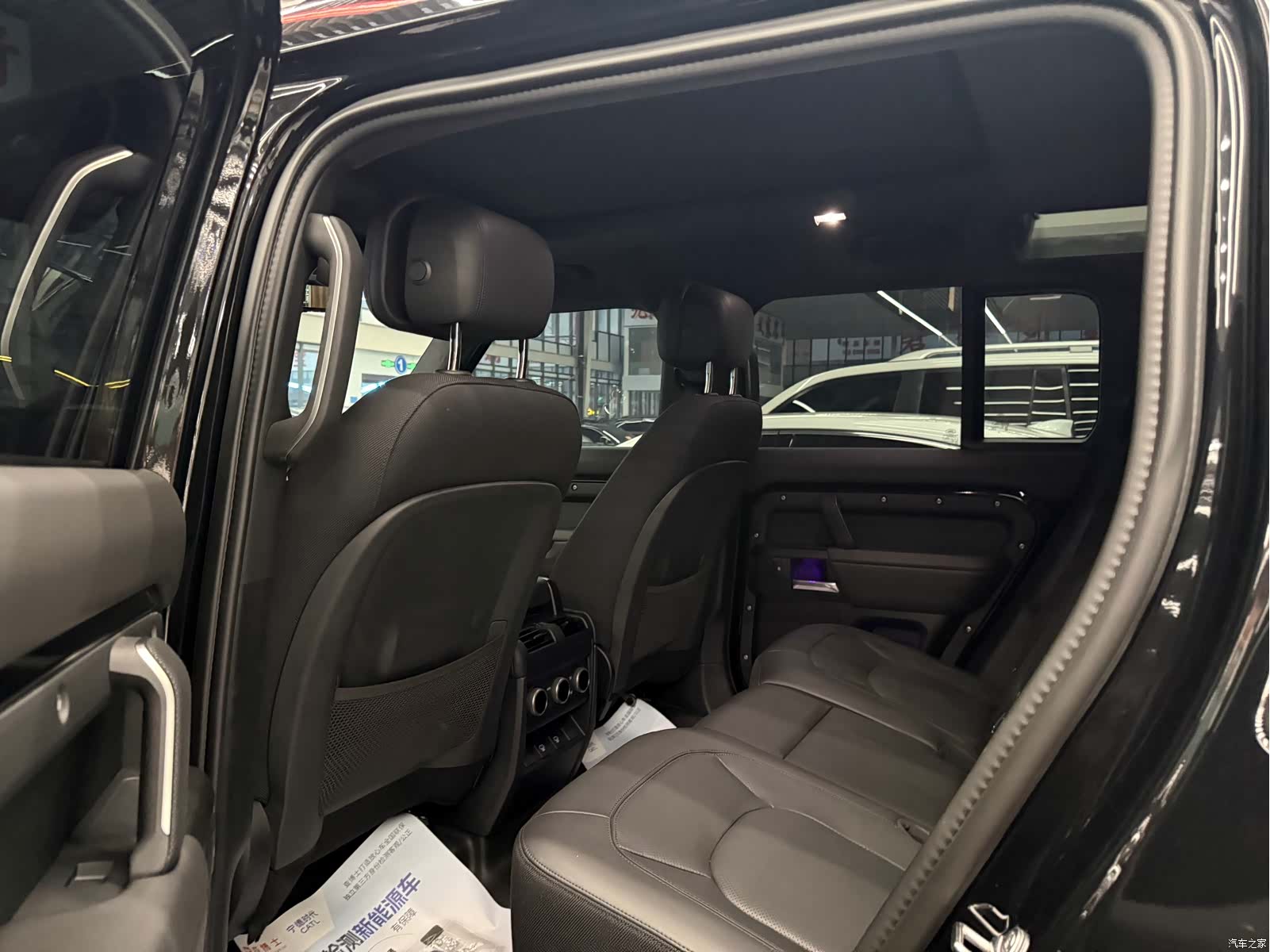 Land Rover Defender, 2025 все фото