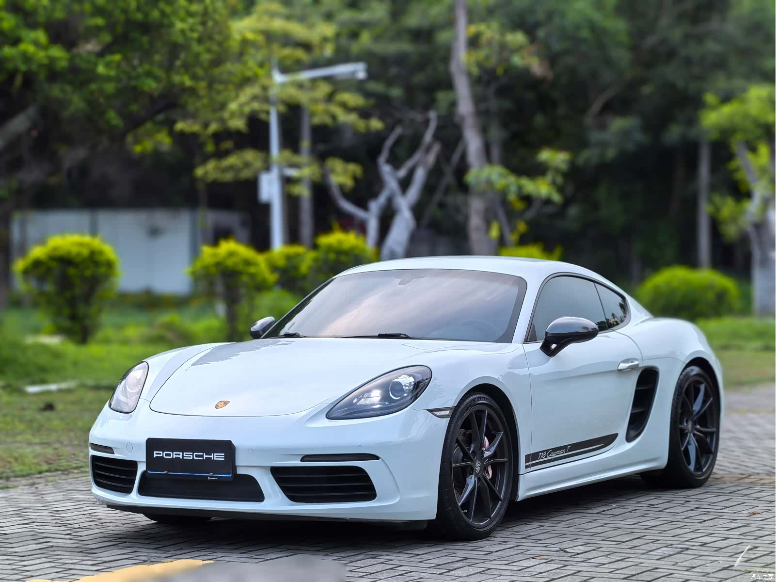 Porsche Cayman, 2020 1