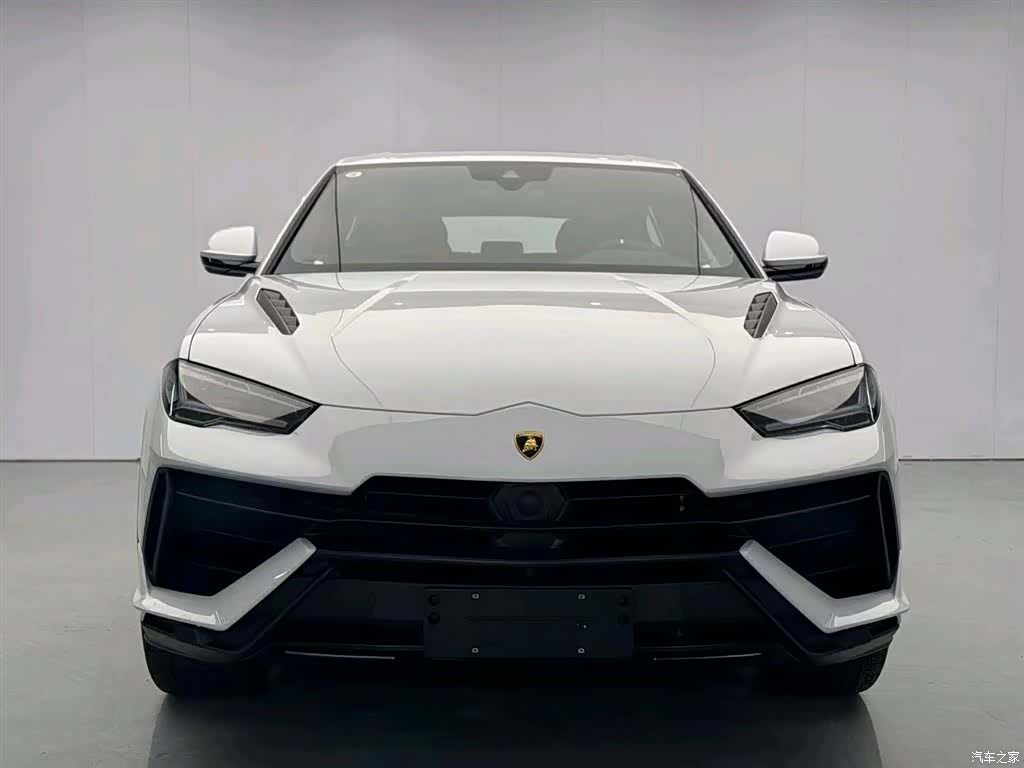 Lamborghini Urus, 2024 2