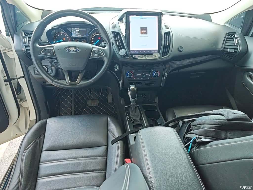 Ford Kuga, 2019 10