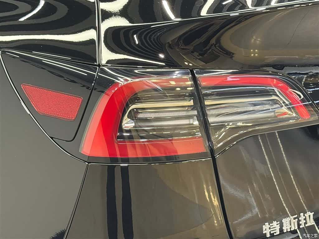 Tesla Model Y, 2023 9