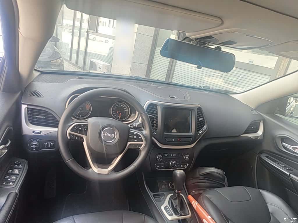 Jeep Cherokee, 2018 10