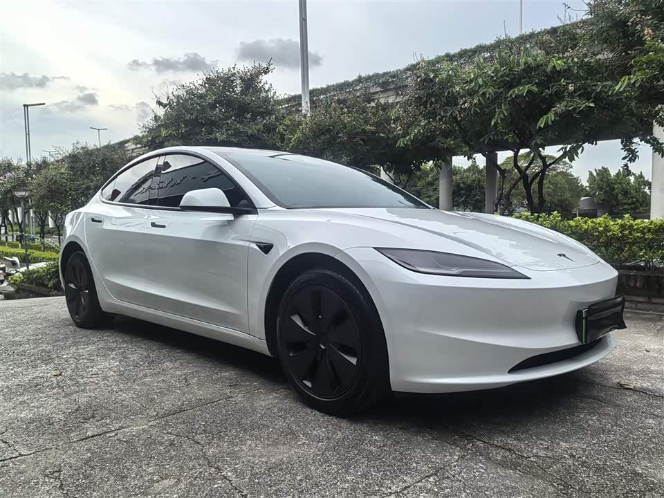 Tesla Model 3 Tesla Model 3