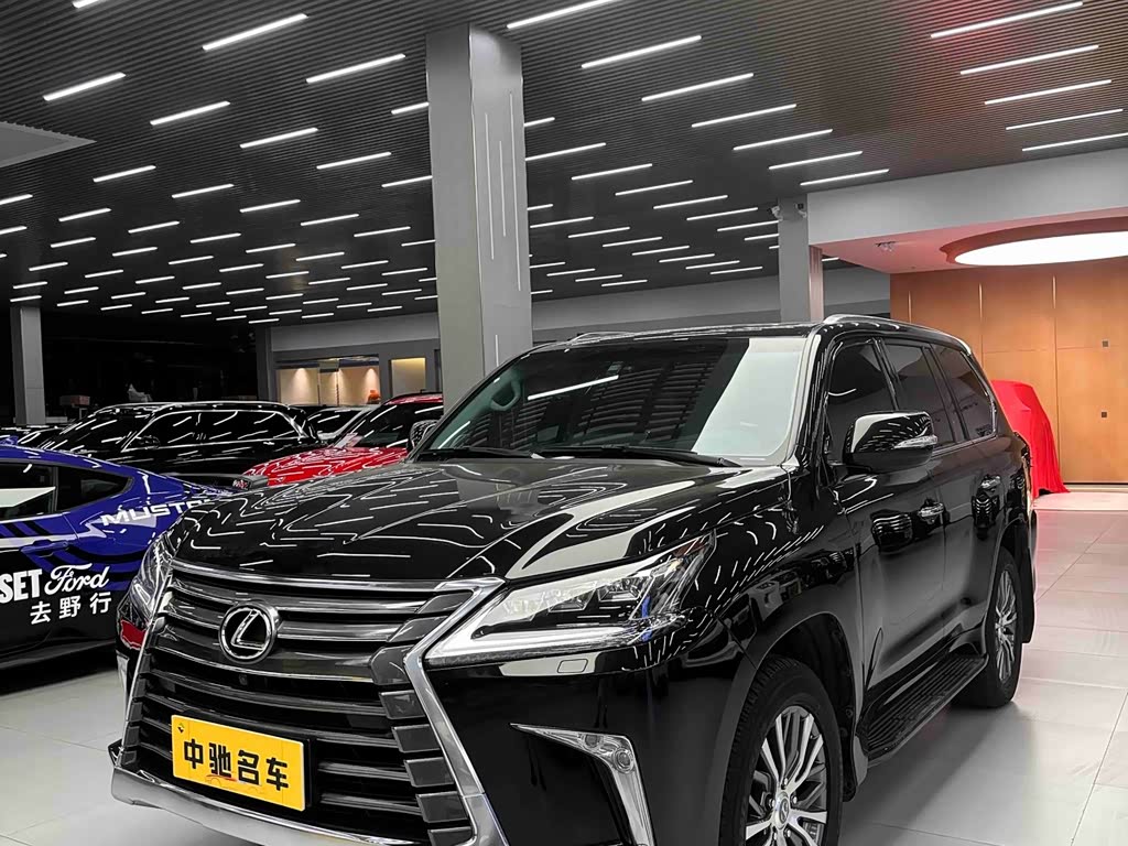 Lexus LX