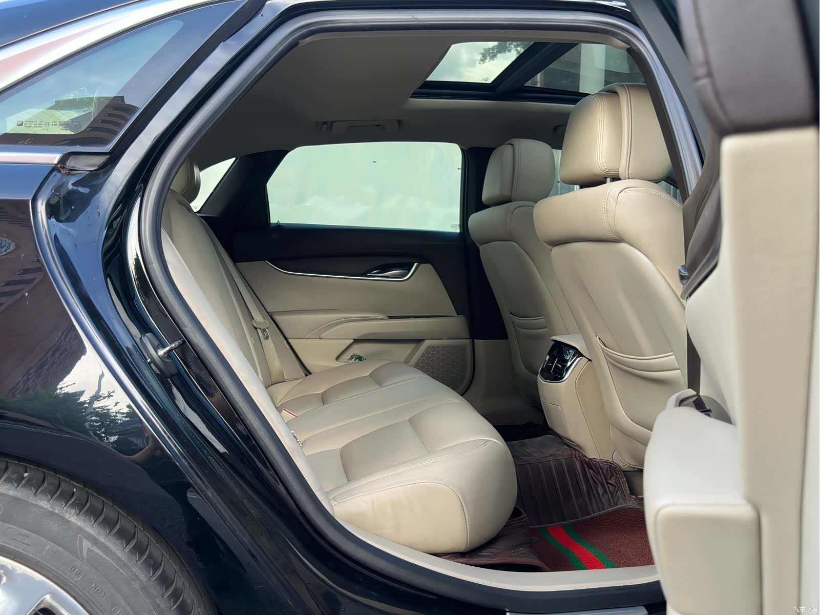 Cadillac XTS, 2013 13