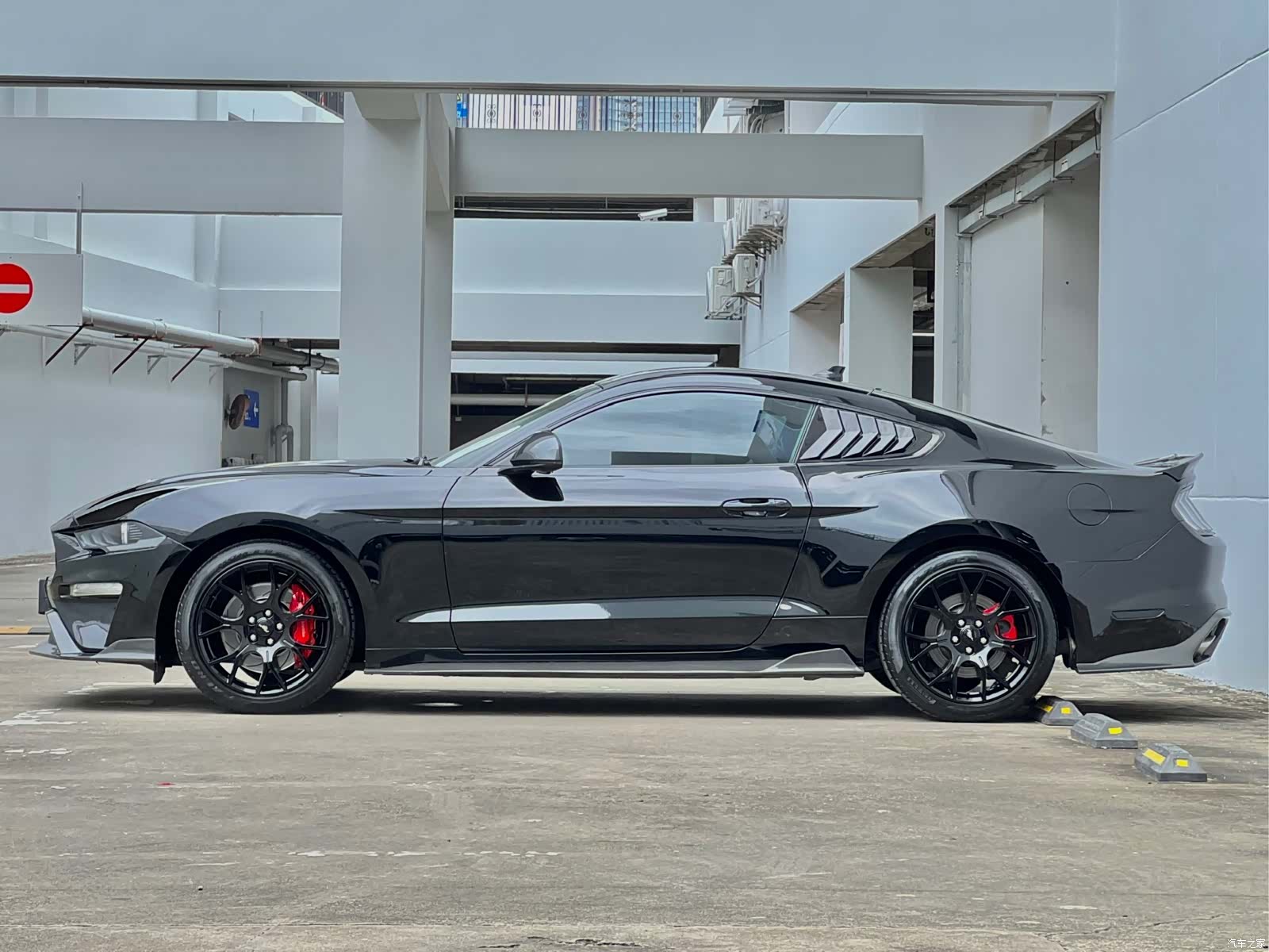 Ford Mustang, 2021 3