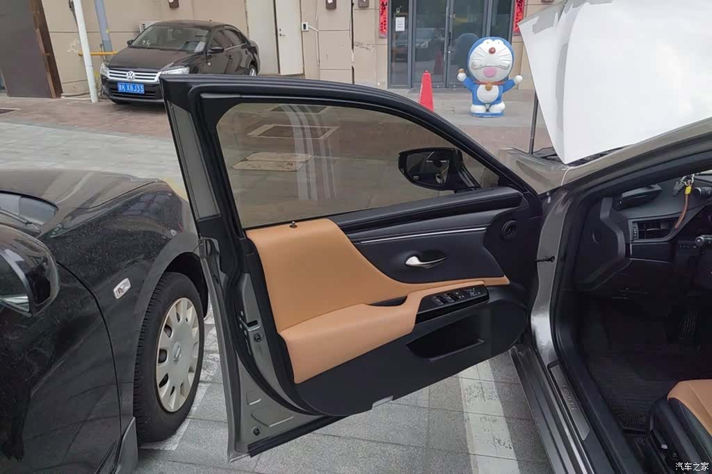 Lexus ES, 2023 7