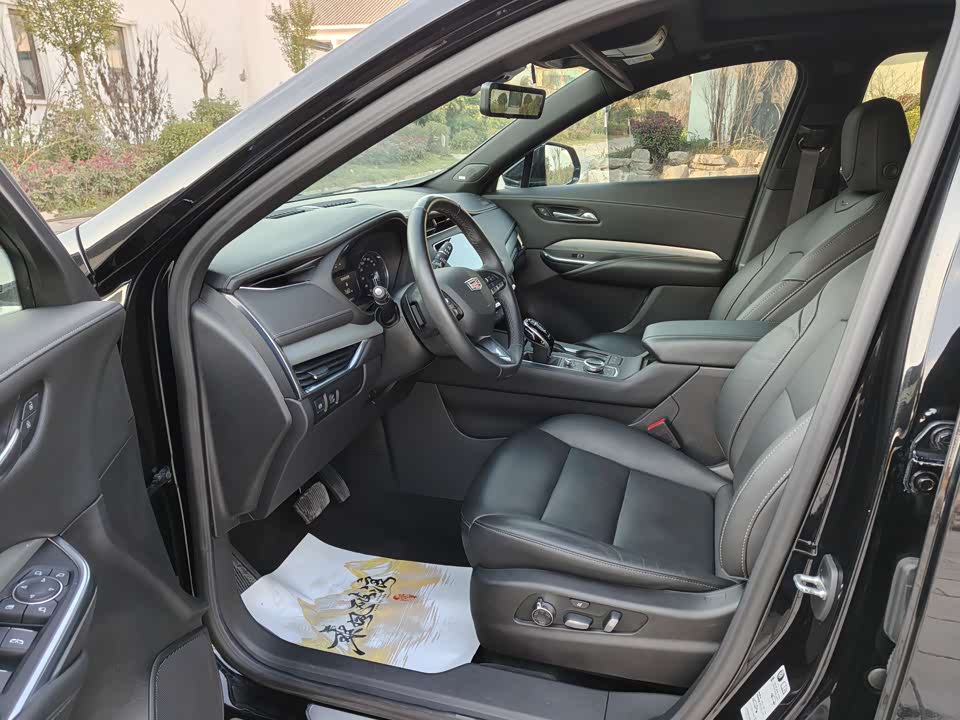 Cadillac XT4