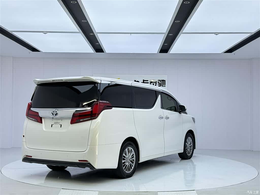 Toyota Alphard, 2020 все фото