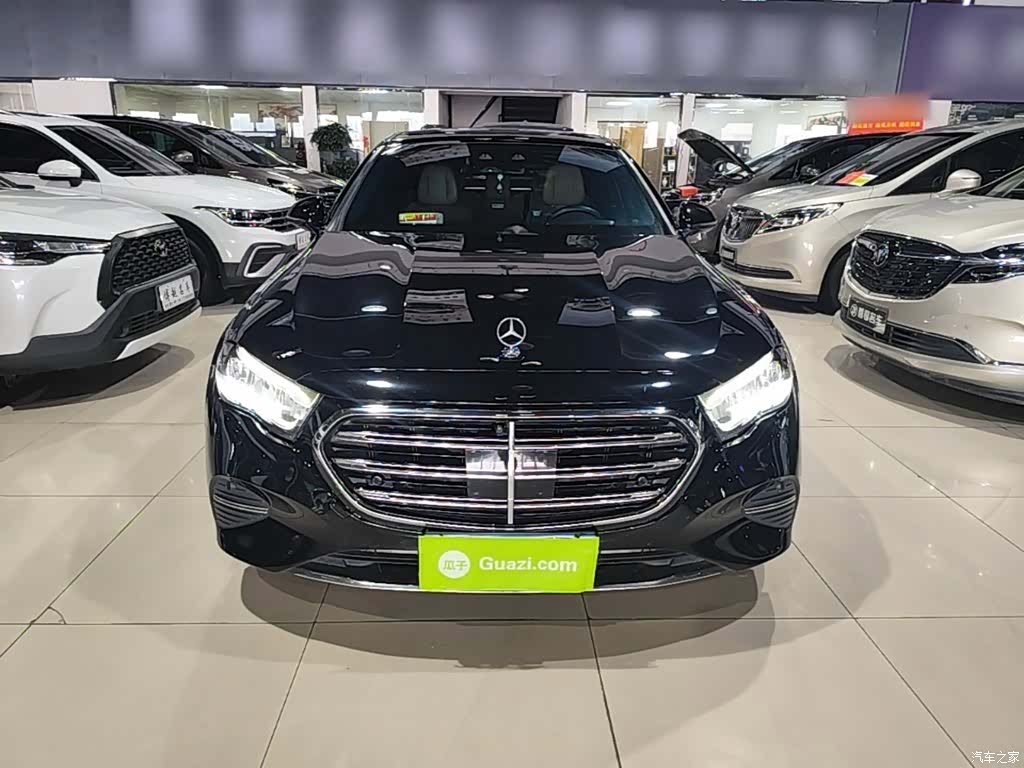 Mercedes-Benz E-Class, 2024 3