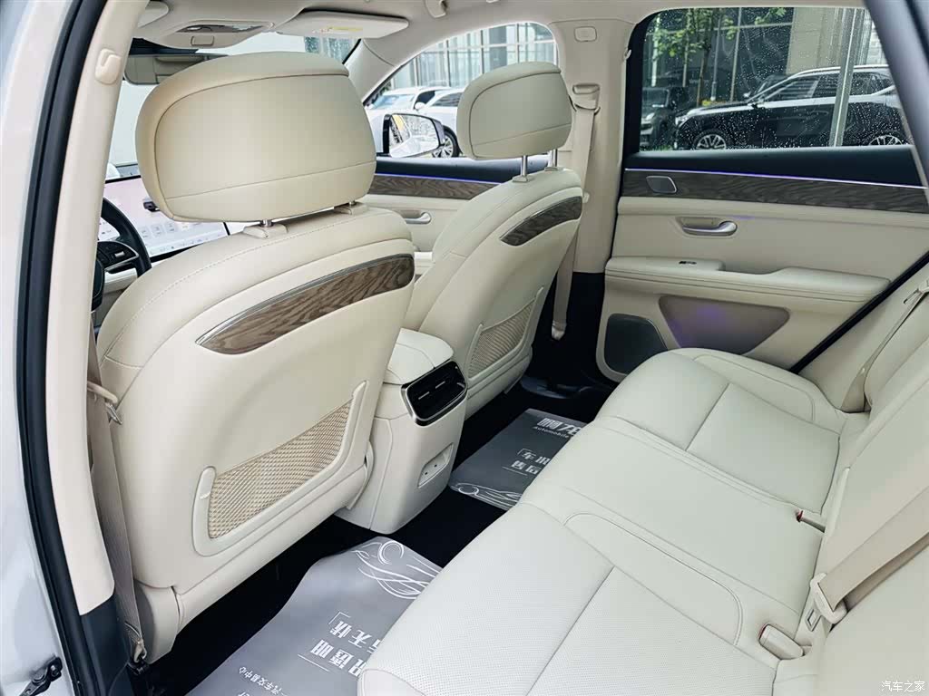 AITO M5, 2022 10