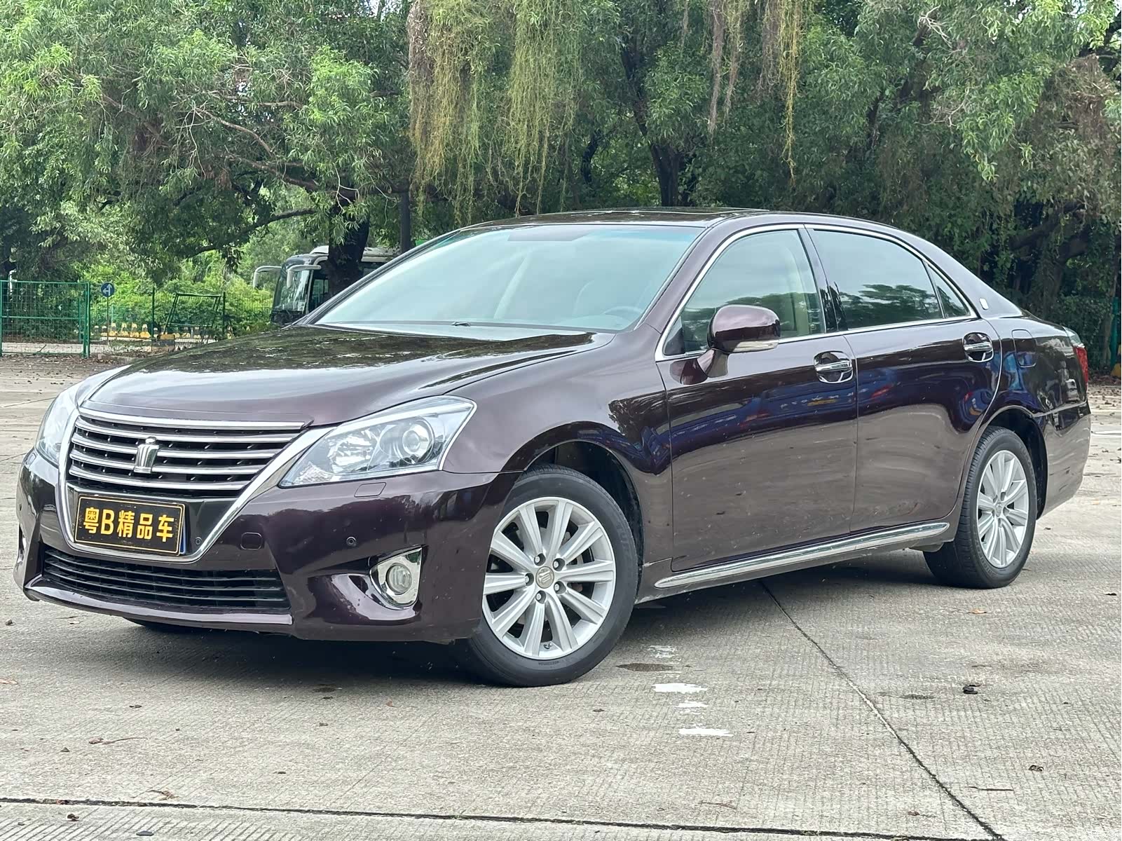 Toyota Crown, 2014 1