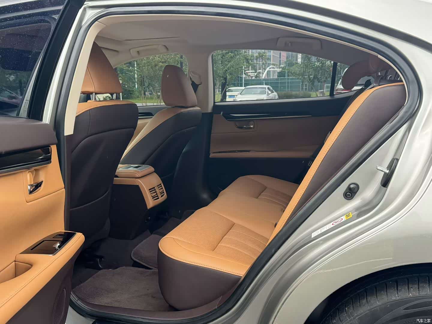 Lexus ES, 2018 7