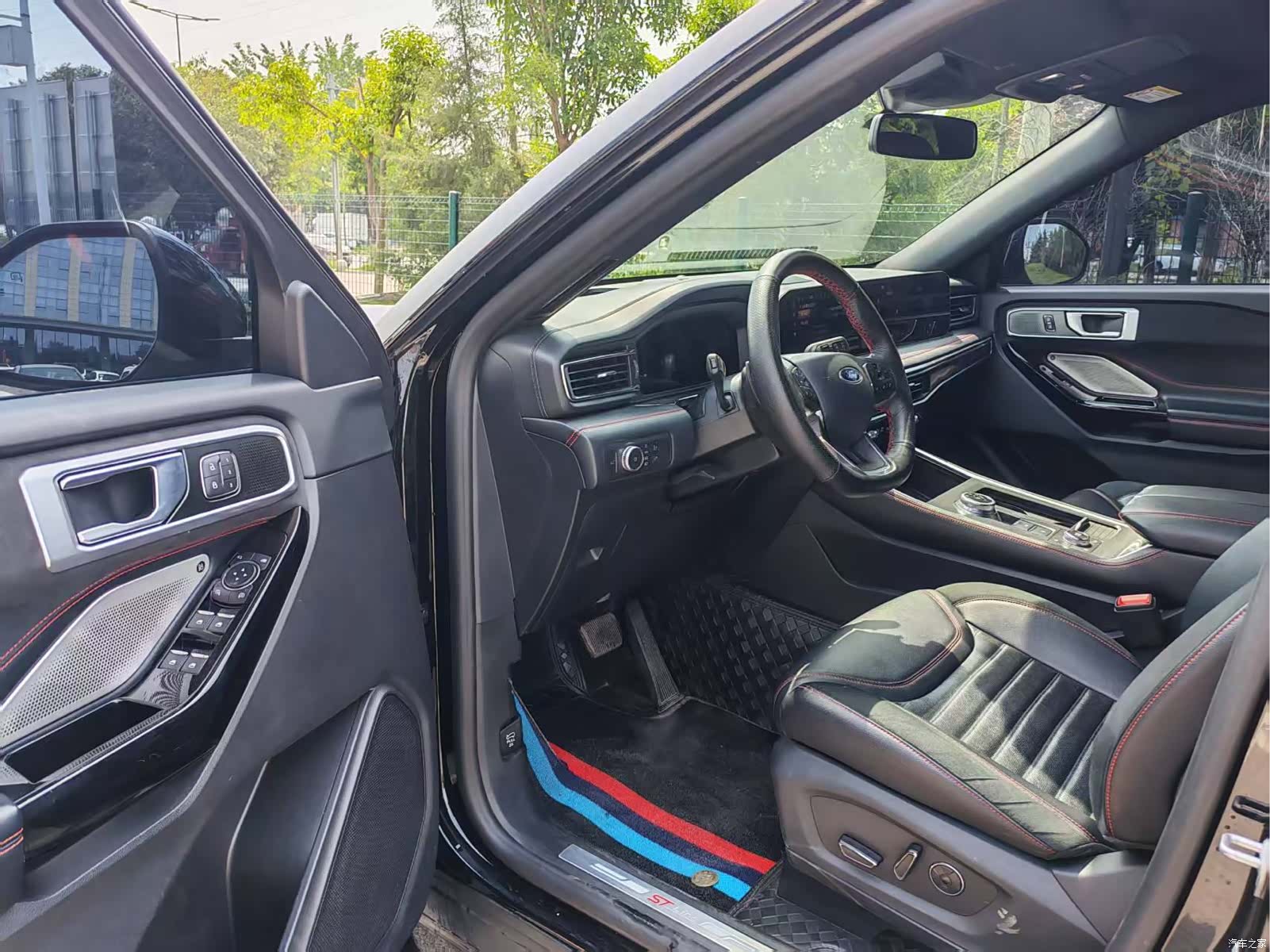 Ford Explorer, 2022 4