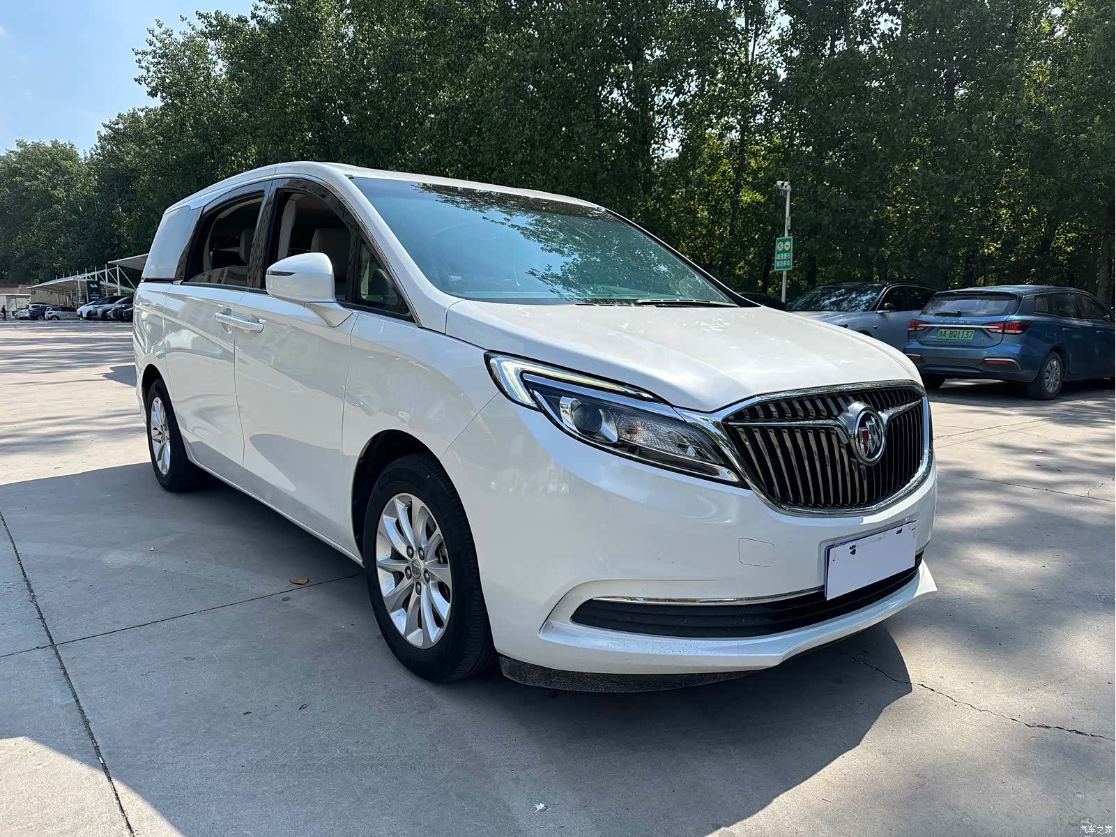 Buick GL8, 2019 3