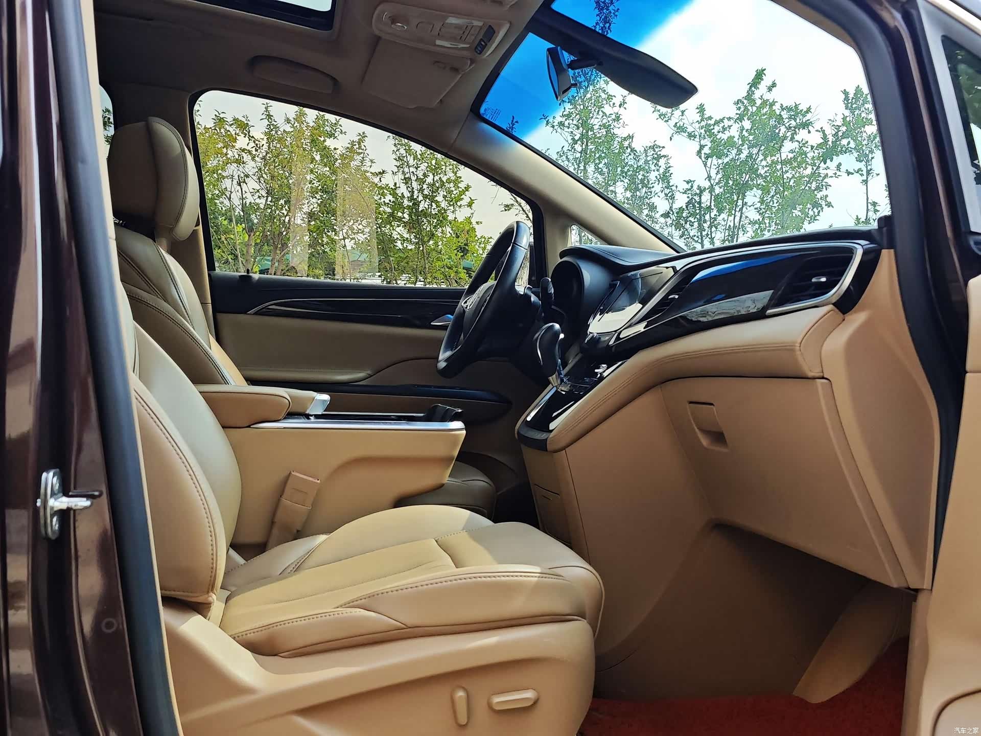 Buick GL8, 2018 11