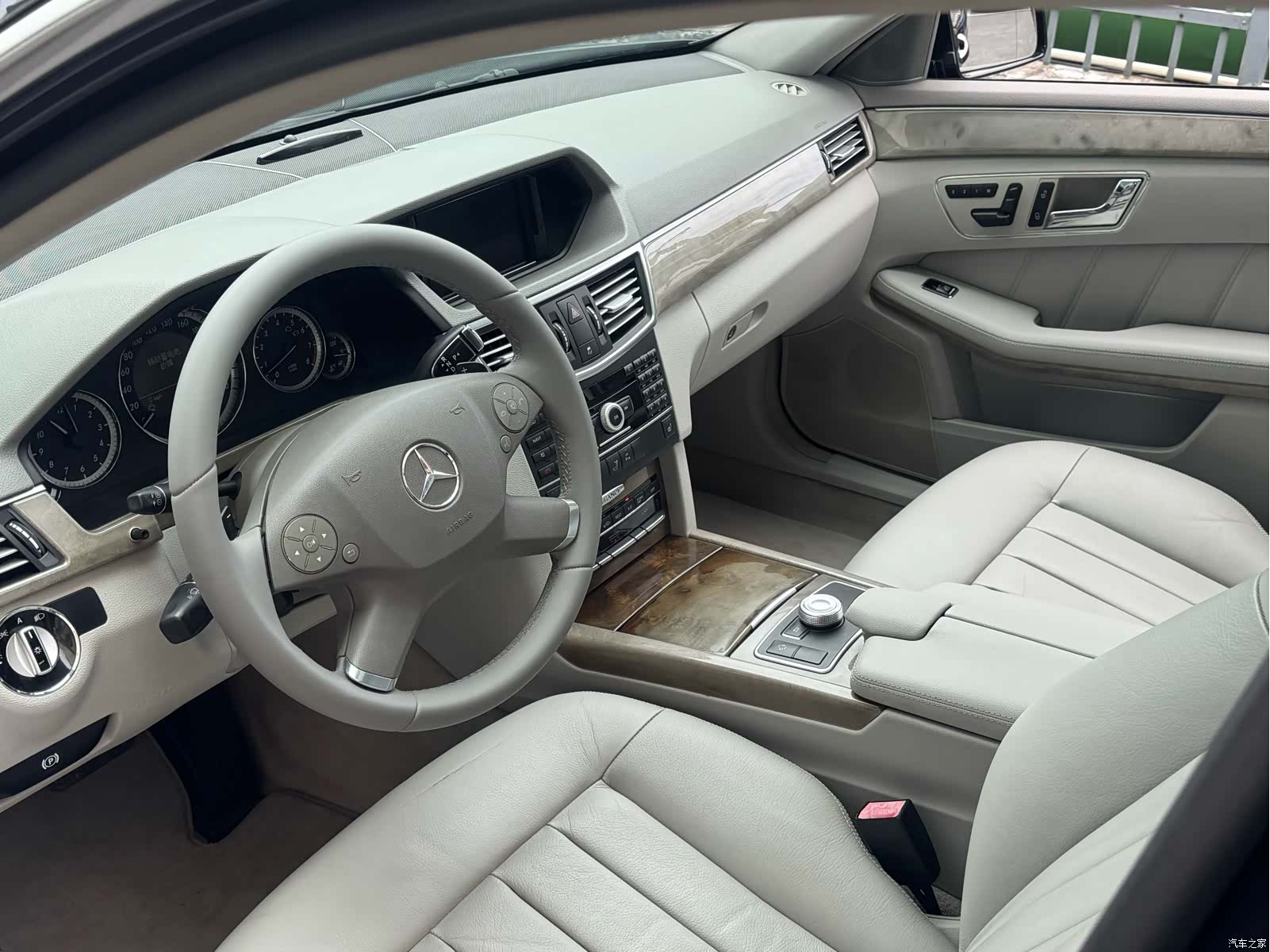 Mercedes-Benz E-Class, 2011 7