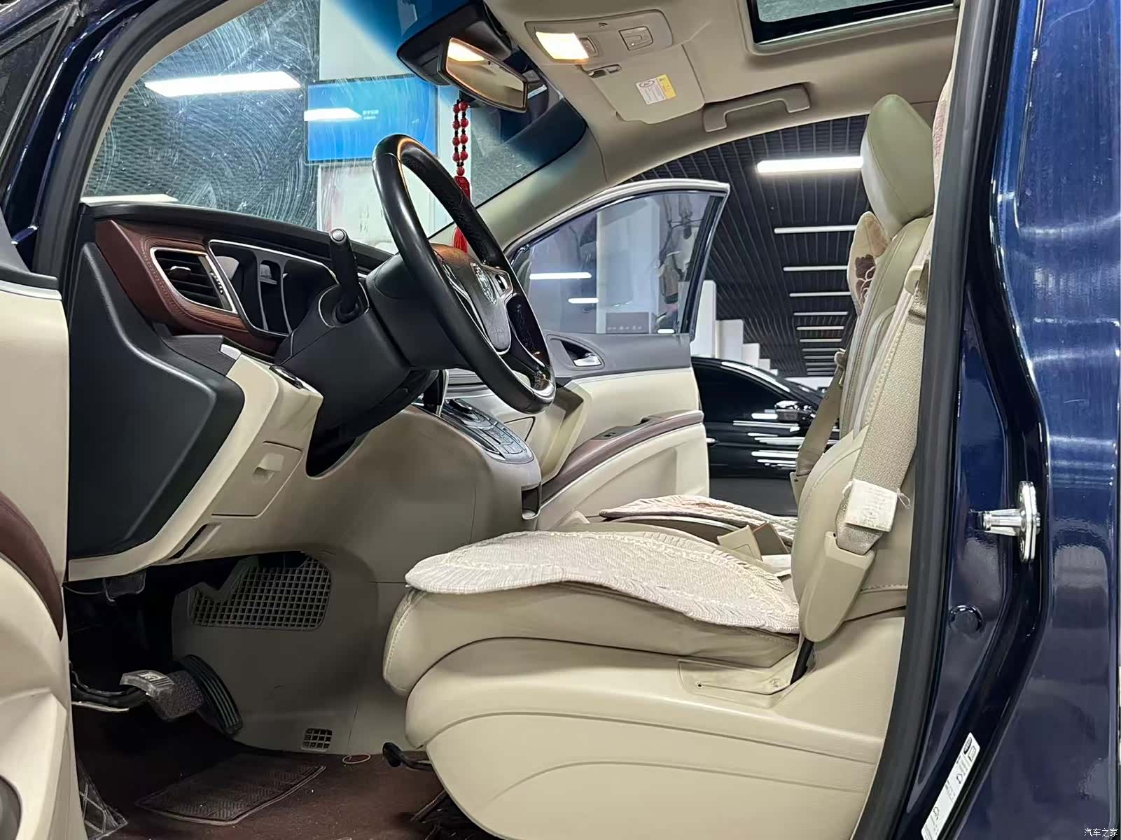 Buick GL8, 2017 8