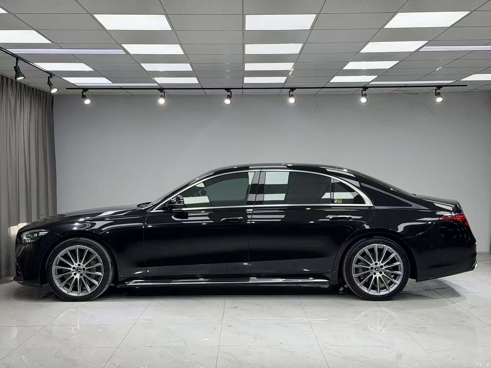 Mercedes-Benz S-Class, 2022 3