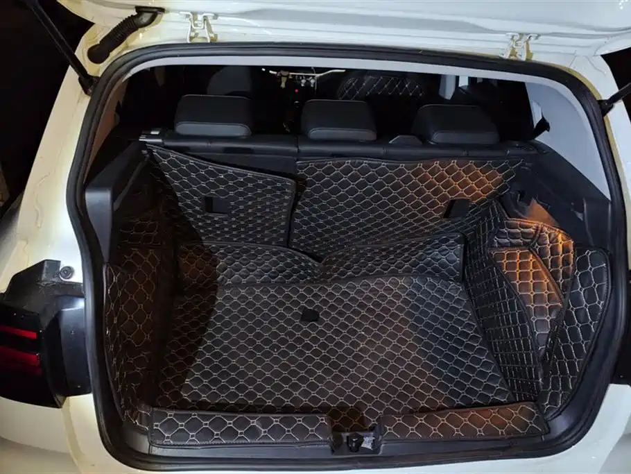 Volkswagen Exploring the shadow