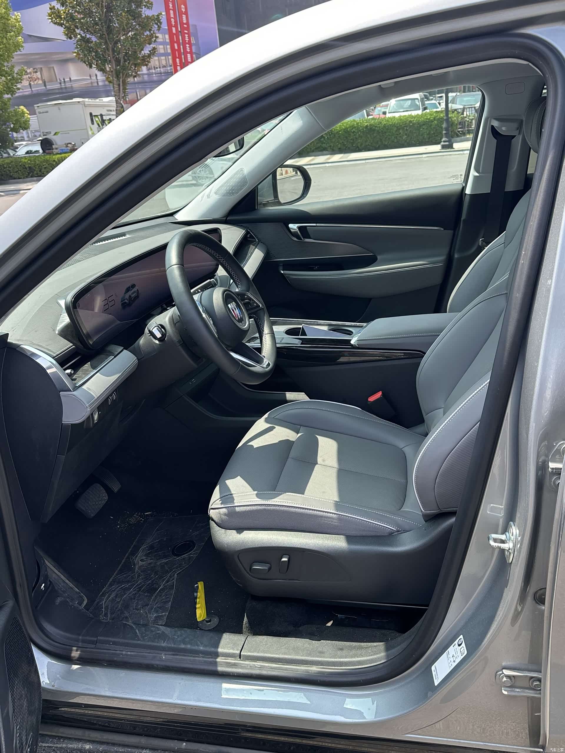 Buick E5, 2025 3