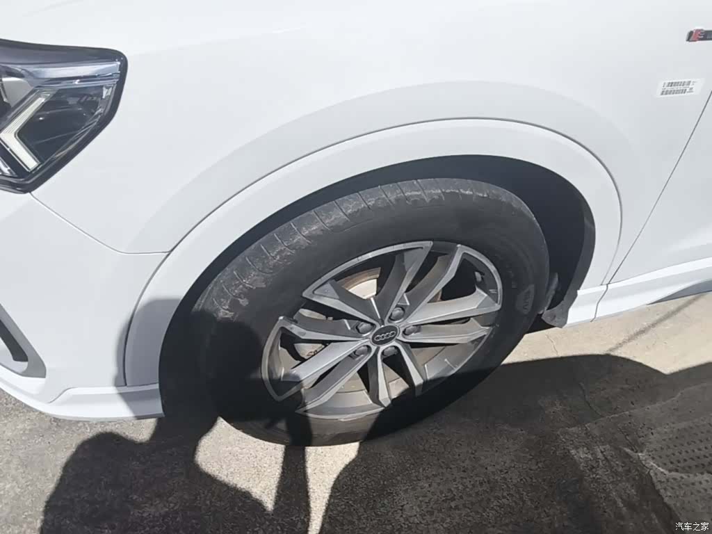 Audi Q3, 2023 23