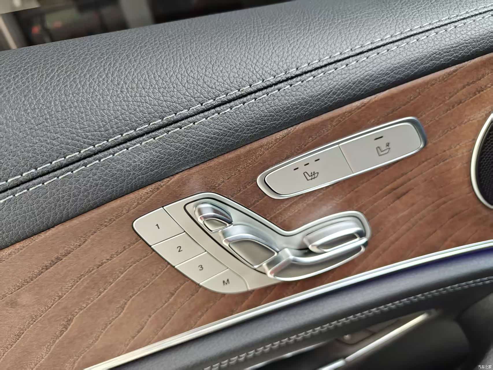 Mercedes-Benz E-Class, 2019 35