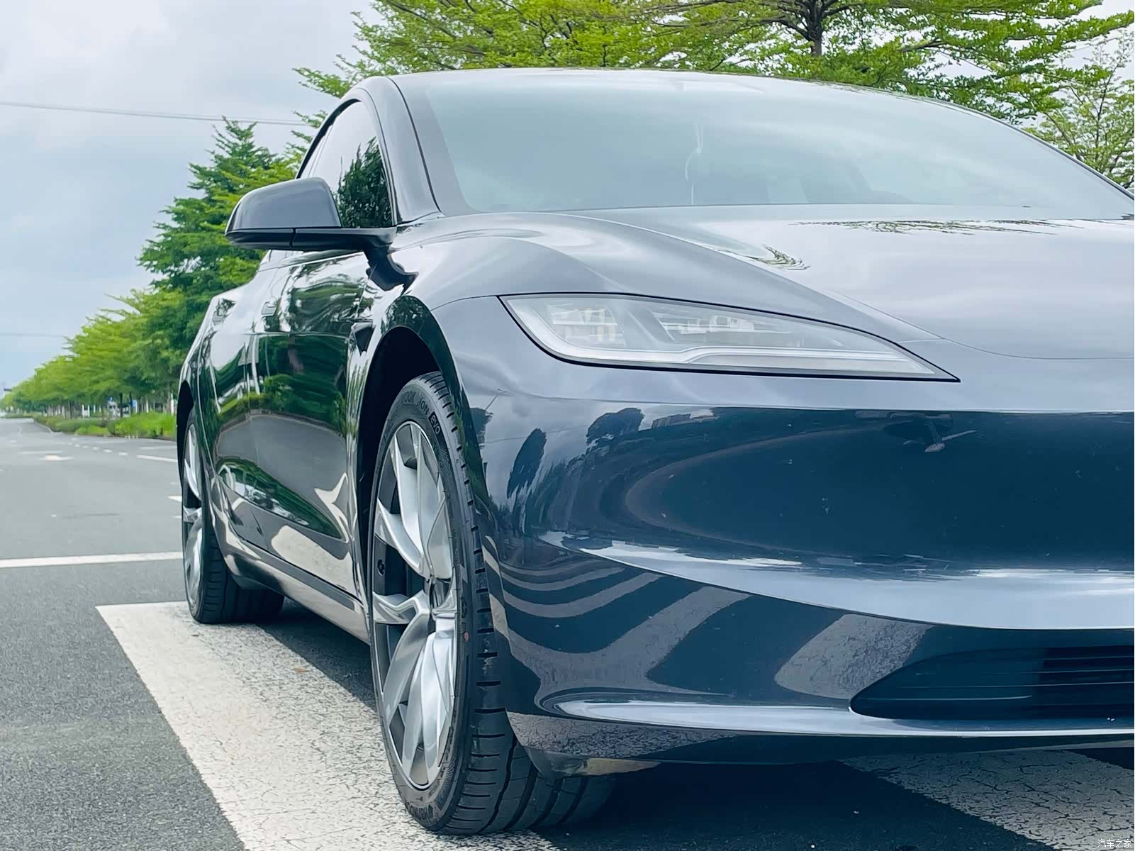 Tesla Model 3, 2024 12