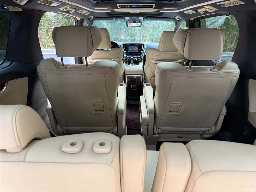 Toyota Alphard, 2019 11