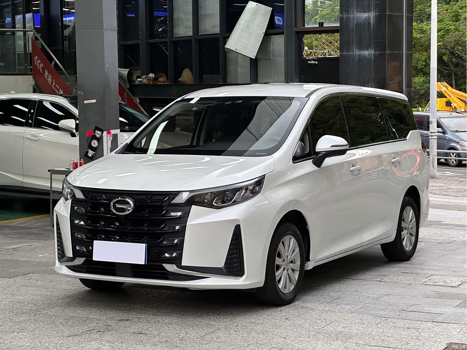 Trumpchi M6, 2023 1
