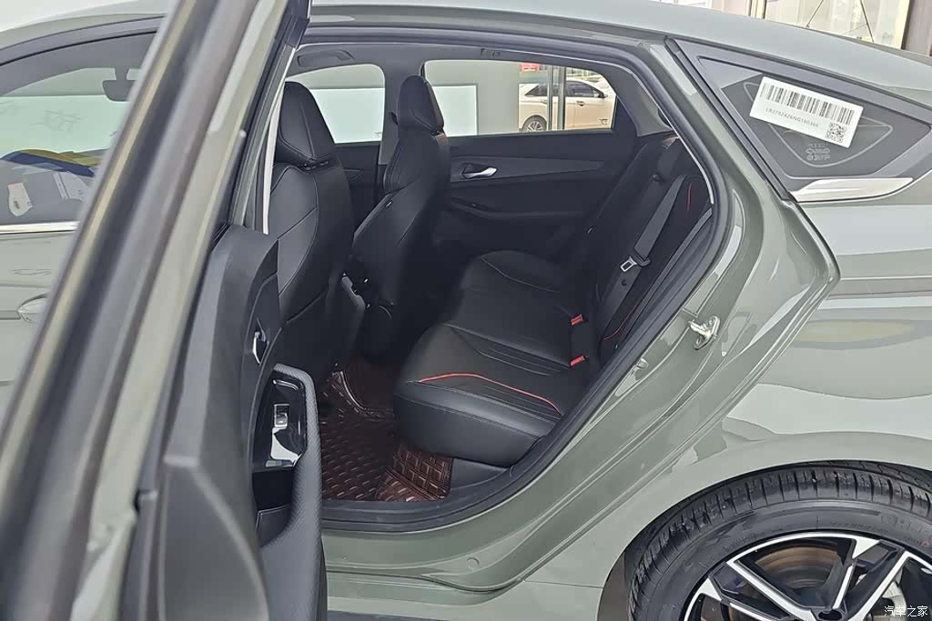 Geely Binray, 2023 11