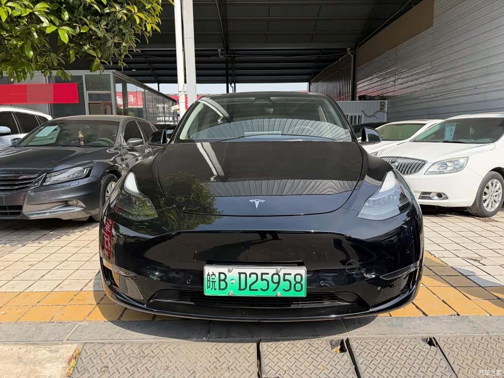 Tesla Model Y, 2022 2
