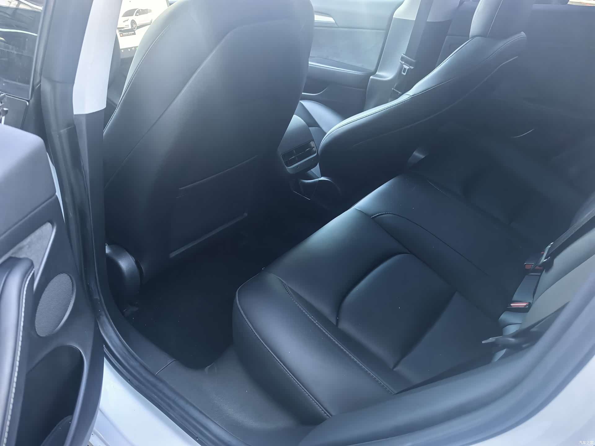 Tesla Model 3, 2022 все фото