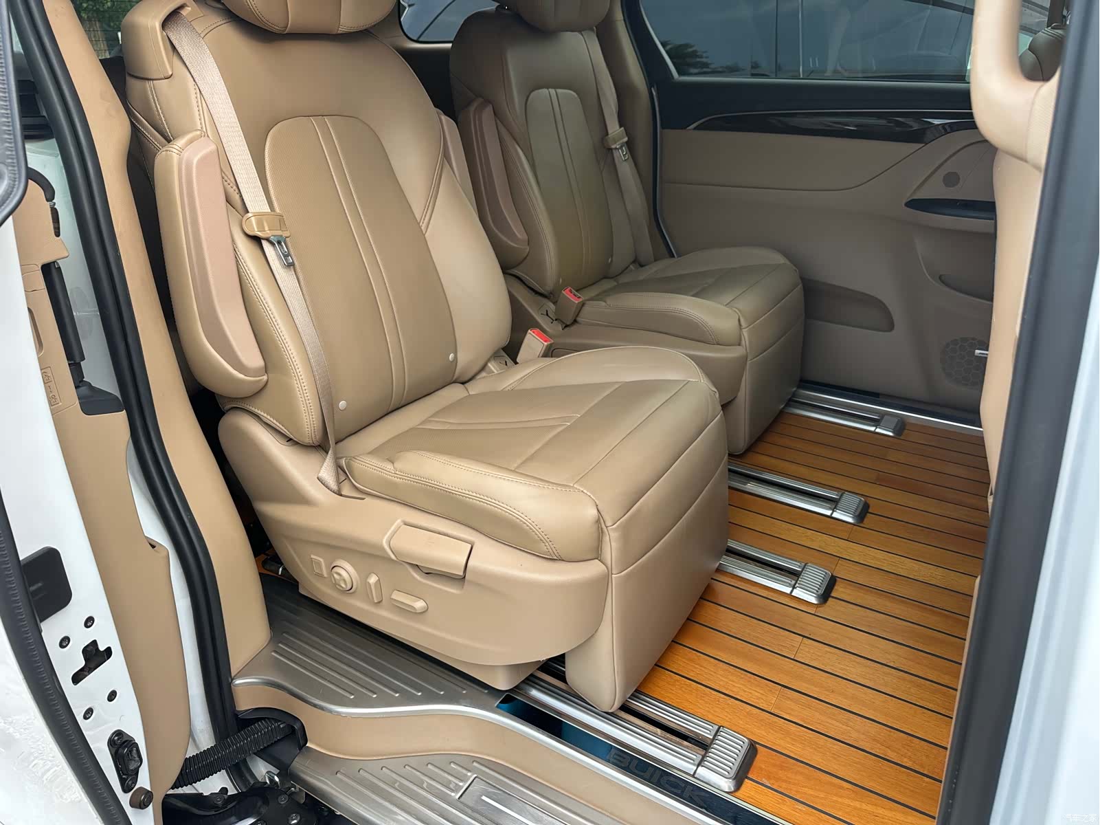 Buick GL8, 2019 12