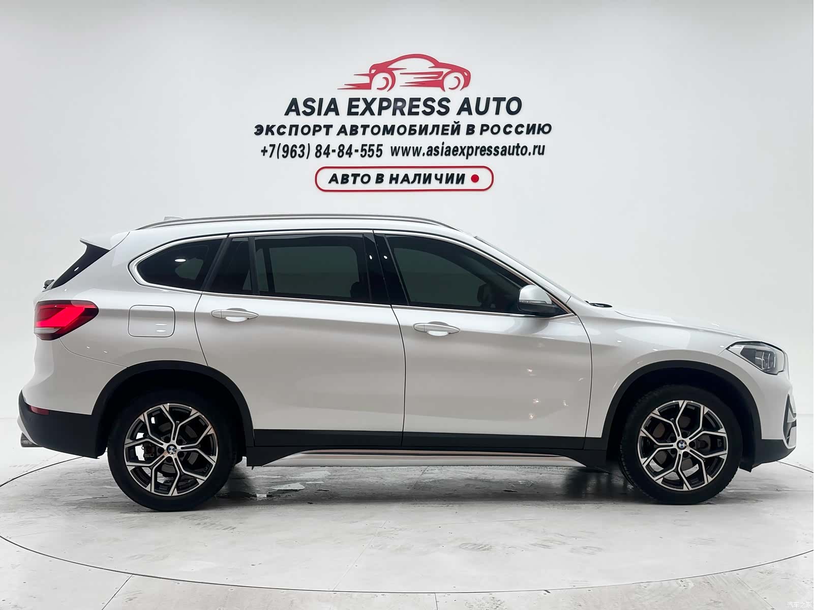 BMW X1, 2022 все фото