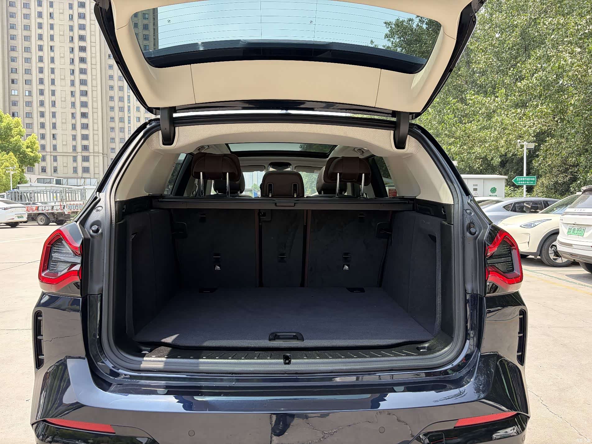 BMW iX3, 2024 16