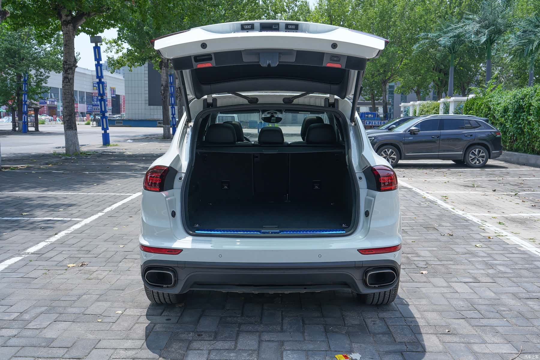 Porsche Cayenne, 2018 9