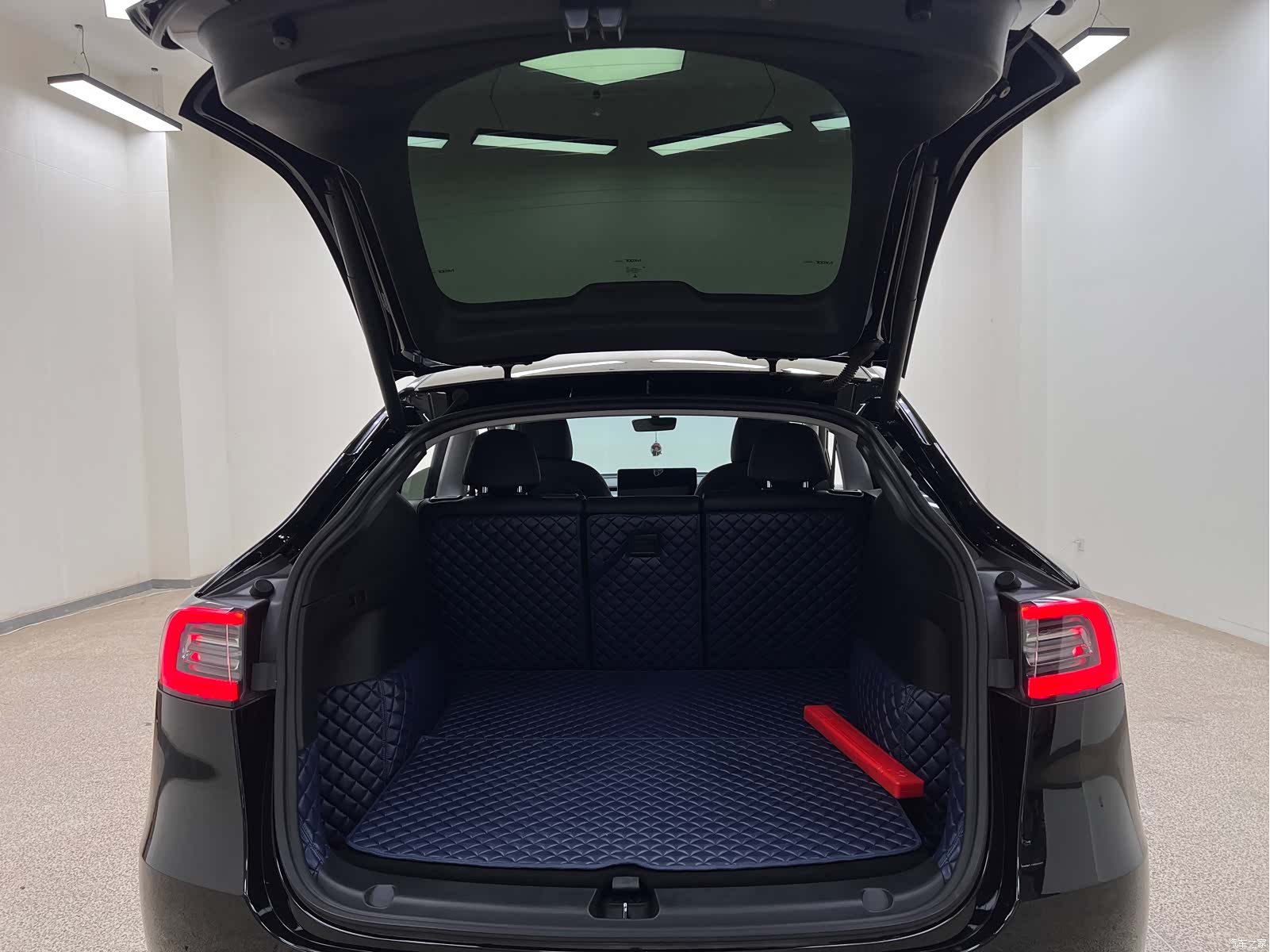 Tesla Model Y, 2021 31