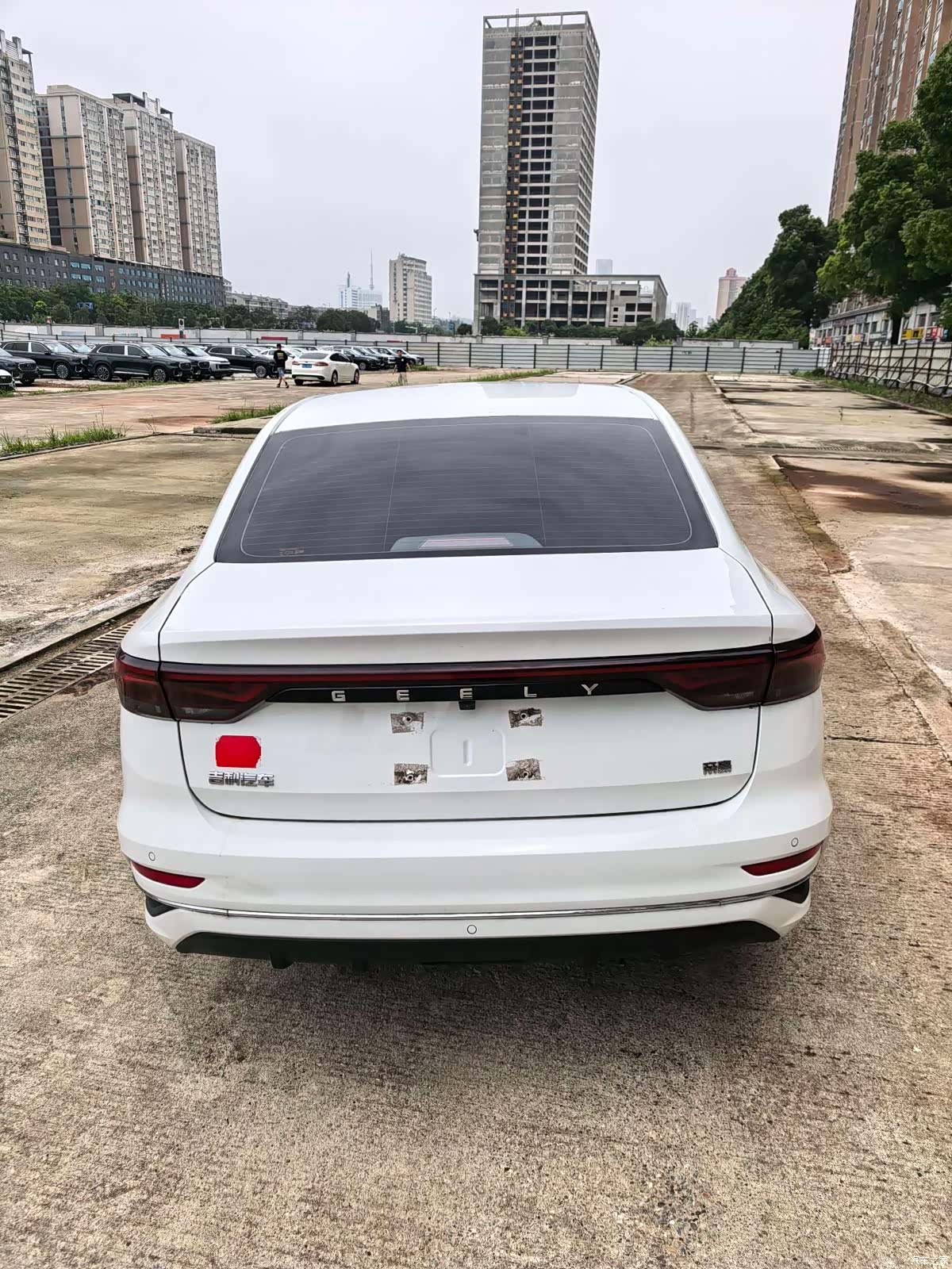 Geely Emgrand, 2023 9
