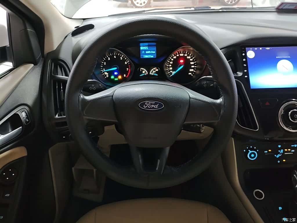 Ford Focus, 2016 11