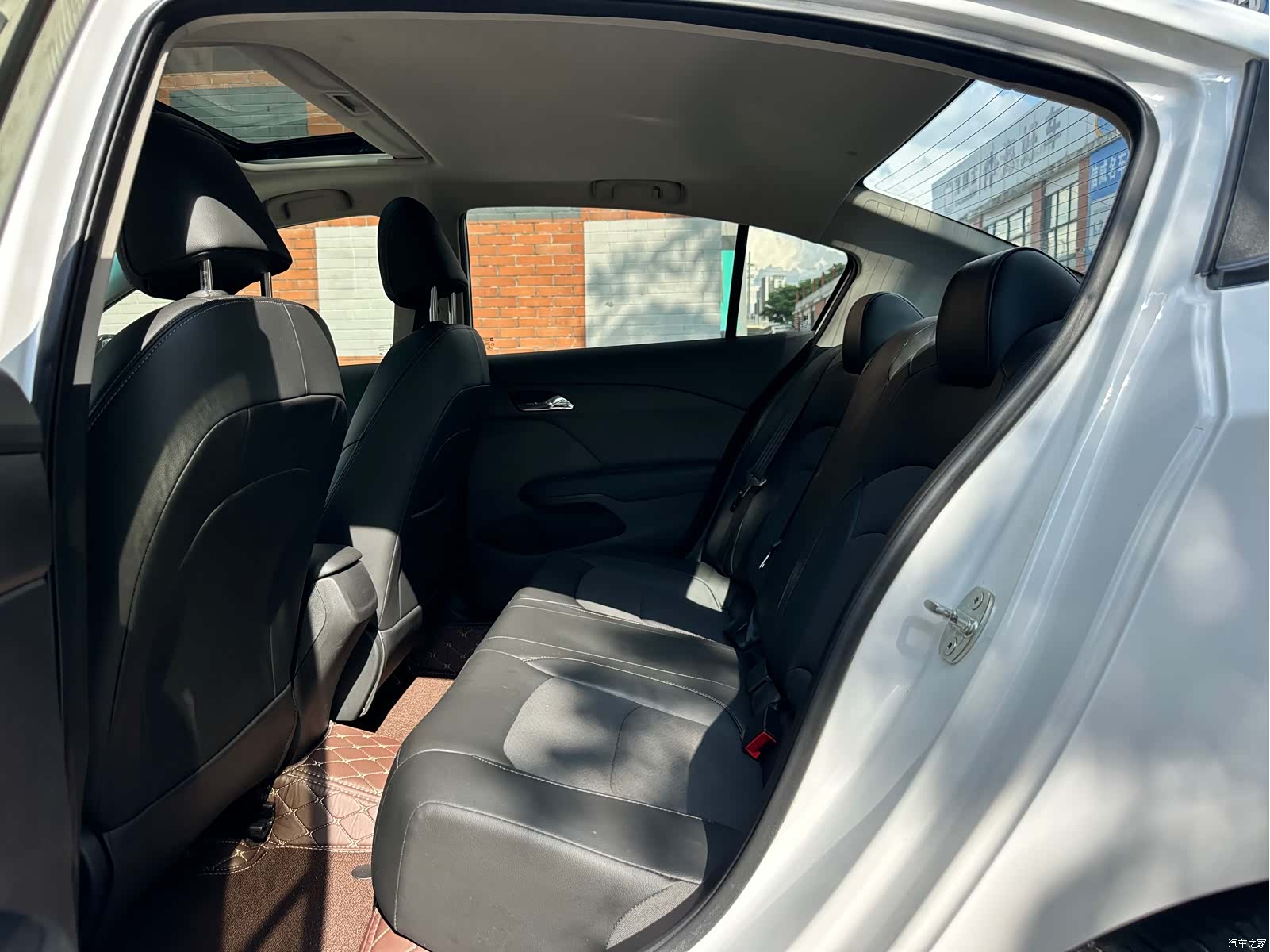 Chevrolet 320, 2018 6
