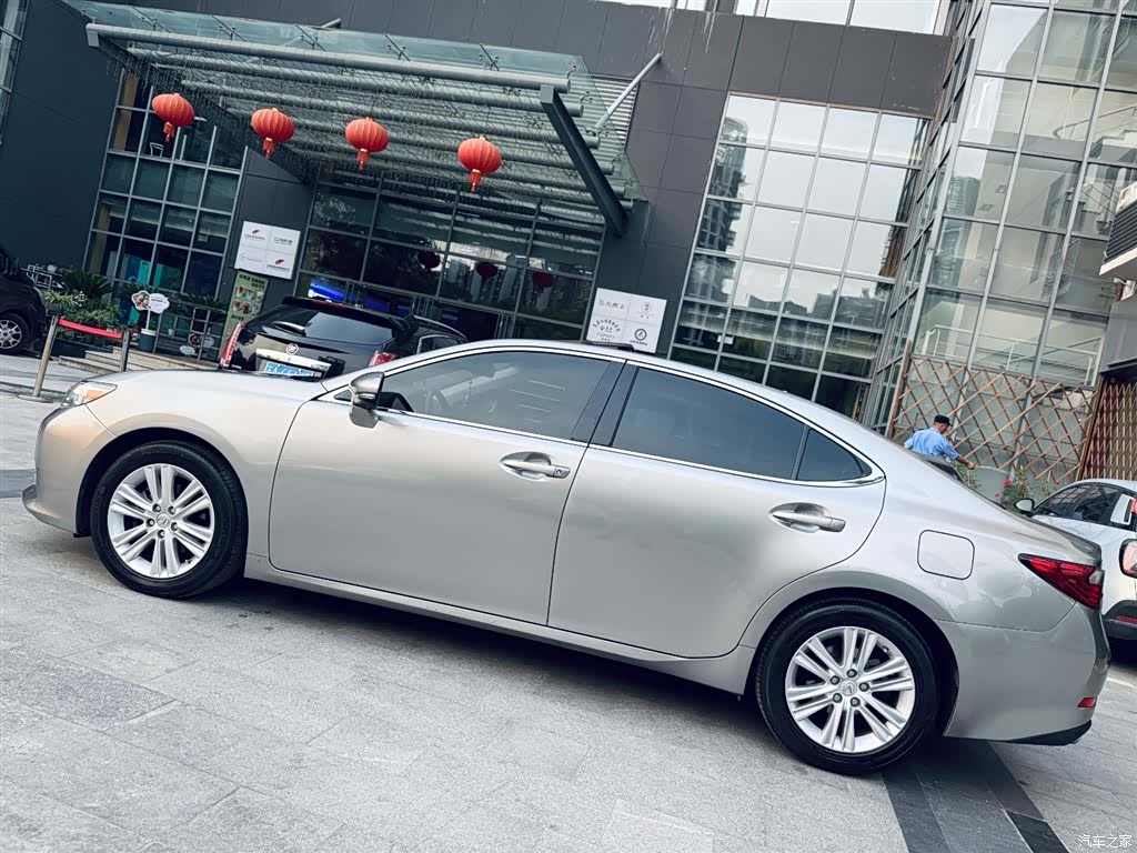 Lexus ES, 2015 все фото