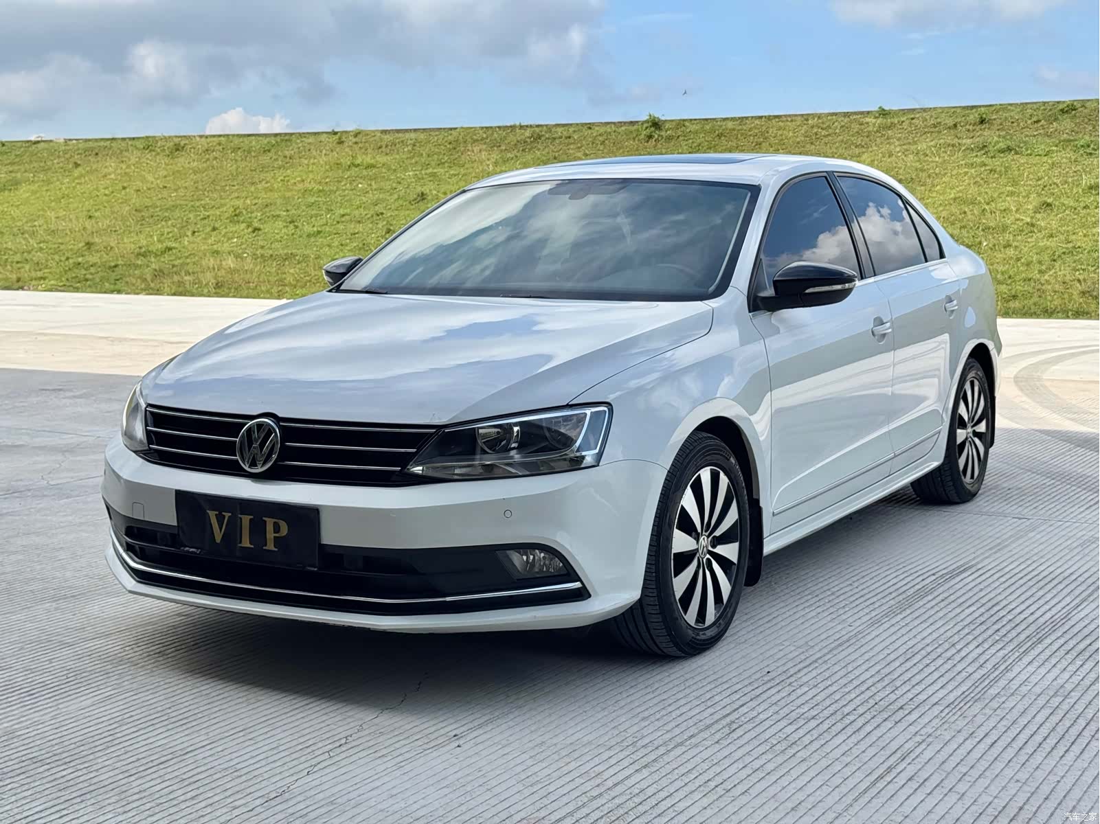 Volkswagen Sagitar, 2018 1