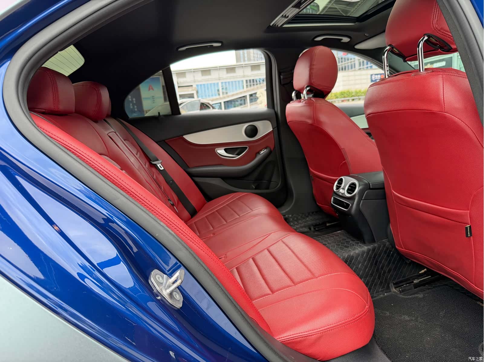 Mercedes-Benz C-Class, 2019 16