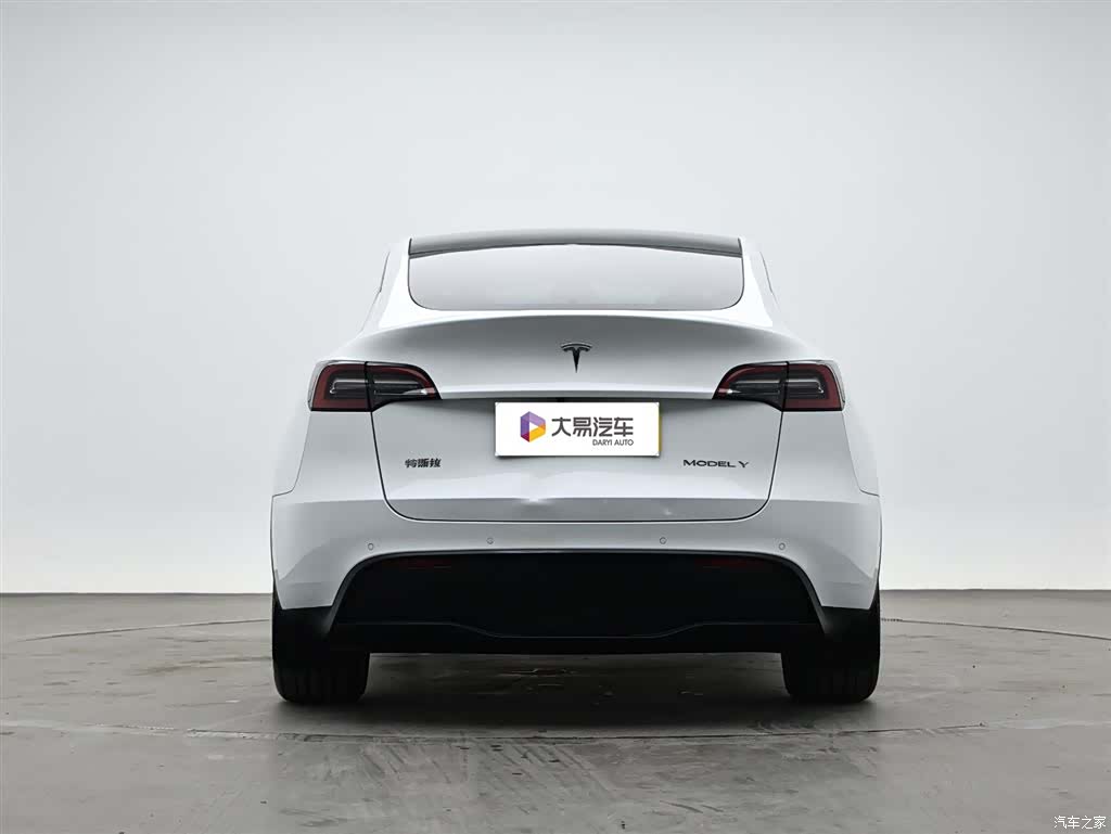 Tesla Model Y, 2023 4