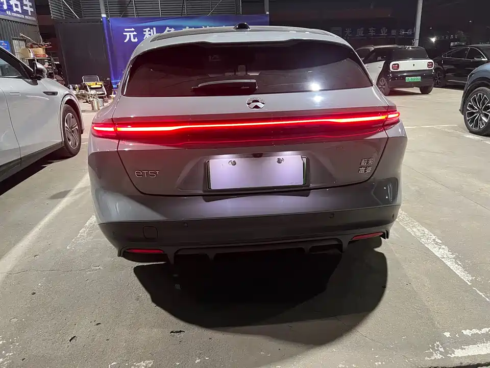 NIO ET5T