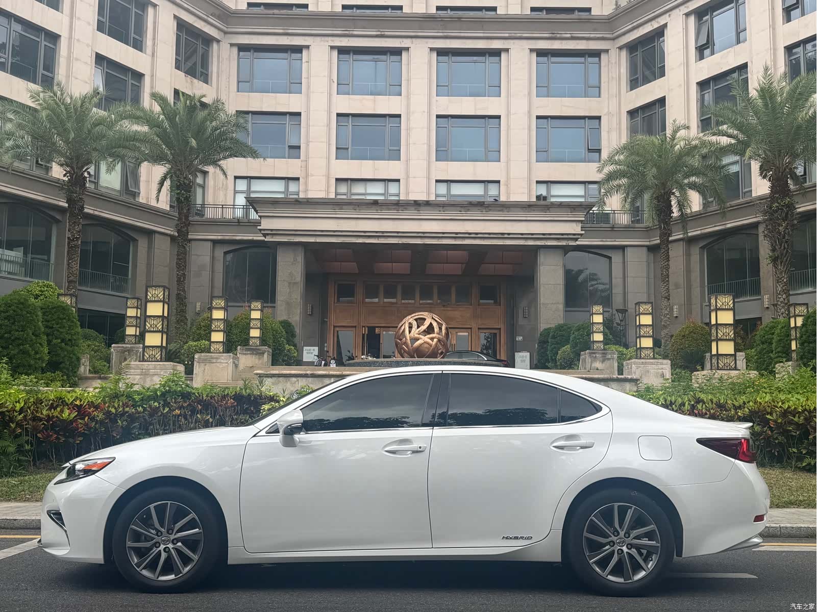 Lexus ES, 2018 4