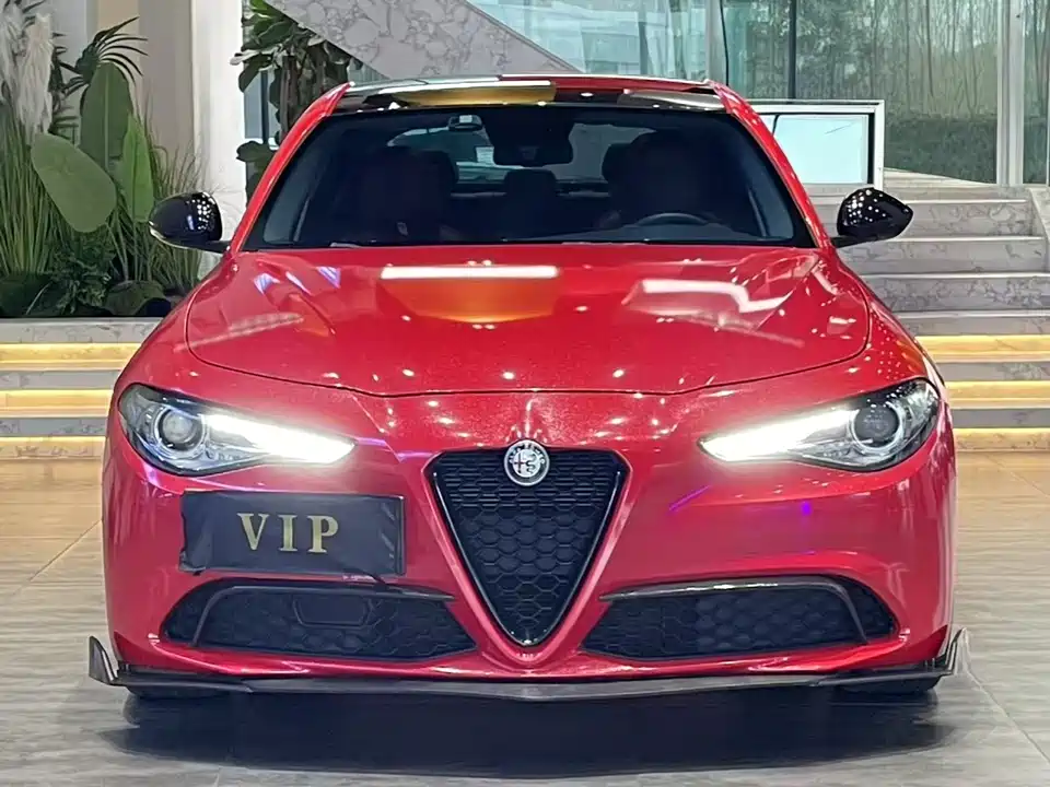 Alfa Romeo Giulia Alfa Romeo Giulia